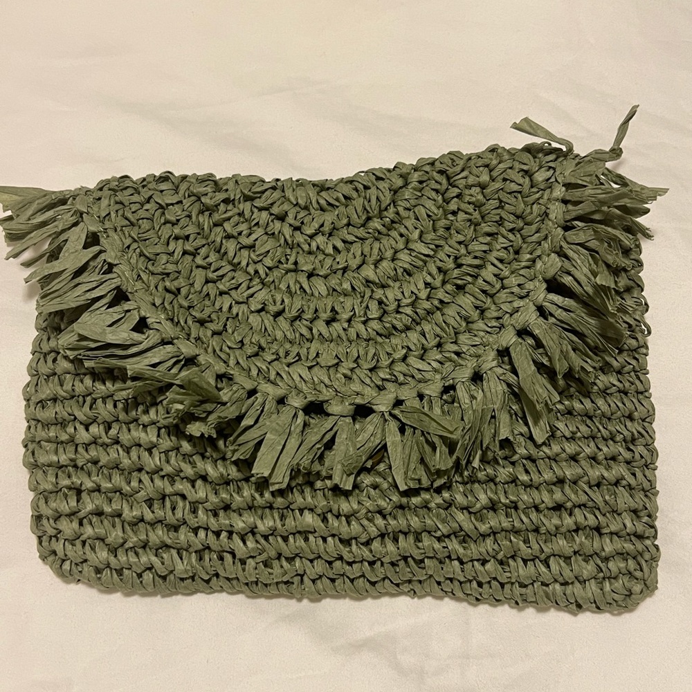 Green straw clutch
